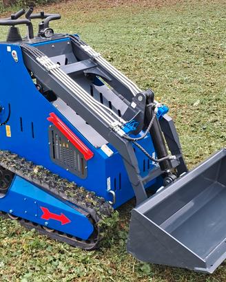 SKID STEER MINI PALA CINGOLATA MINIPALA CARICATORE