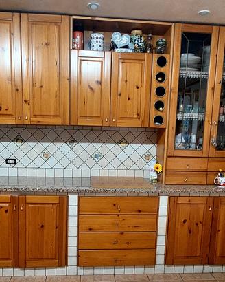 Set Pensili Cucina  in Legno Massello + Vetrina