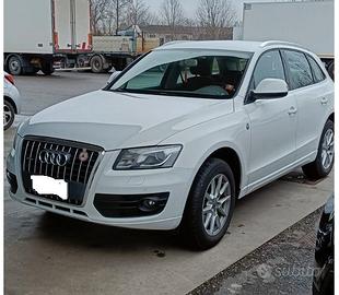 Audi Q5 2.0 Tdi 170 cv con Gancio di Traino