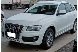 Audi Q5 2.0 Tdi 170 cv con Gancio di Traino