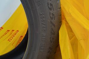 Gomme Pirelli 255 45 r19
