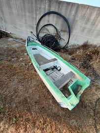 Barchetta da pesca in vetroresina
