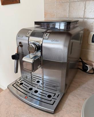 Macchina caffè macinato e cappuccino Saeco