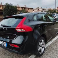 Volvo v40 d2