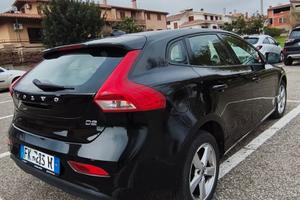 Volvo v40 d2