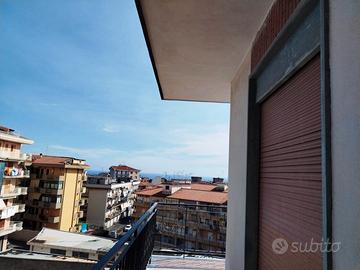 Acireale via Wagner 4 vani con garage