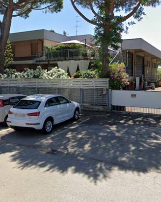 Casa indipendente di 610 m² con più di 5 locali e 