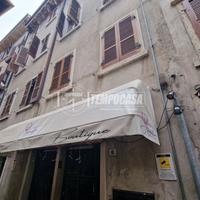 NEGOZIO IN PIENO CENTRO STORICO DI GARDA