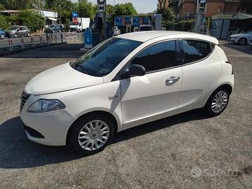 Lancia Ypsilon 1.2 69 CV 5 porte S&S Platinum
