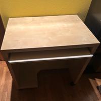 Scrivania piccola color bianco rovere