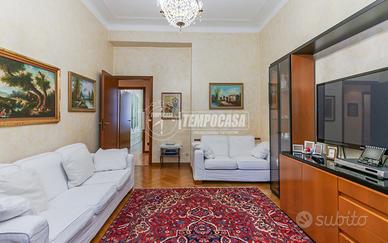 TRILOCALE CON BALCONE