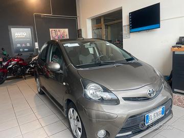 Toyota Aygo 1.0 12V VVT-i 5 porte Tobasco(X NEOPAT