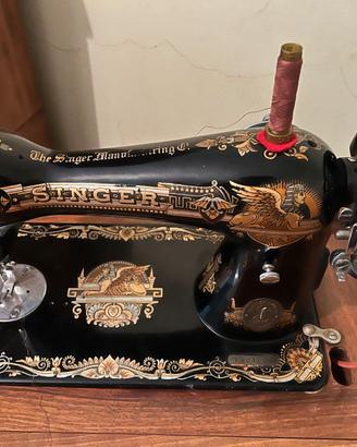 Macchina da cucire Singer 15K del 1918 con mobile