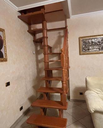 Scaletta a chiocciola in legno massello