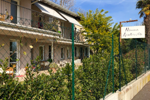 Trilocale con giardino e piscina