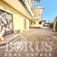 Locale commerciale - Castel Volturno