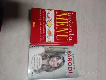 Libro e schede da cucina