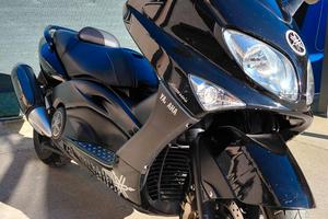 T-Max Yamaha. 