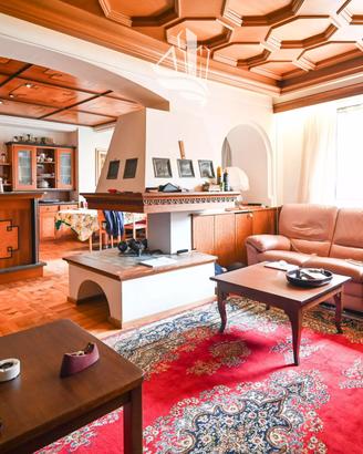 Via de Lai: Appartamento signorile con balcone