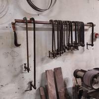 materiale e attrezzi per restauro mobili