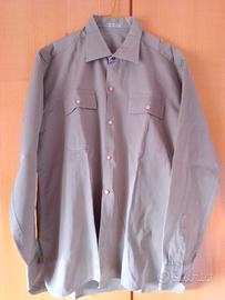 Camicia uomo di tipo militare