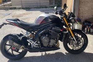 Speed triple 1200 rs diablo red