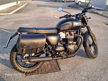 Triumph t100 black