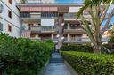pentavani-con-balcone-terrazzato-e-ampio-garage
