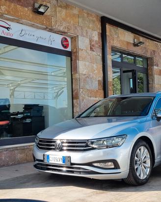 Volkswagen Passat VIII Variant 2.0 tdi Business 12