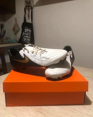 Nike Boots Signed