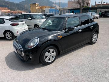 Mini Cooper 1.5 D 5 PORTE