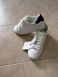 Scarpe sportive da donna mis 36