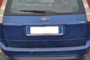 macchina ford focus