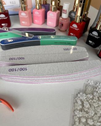 Kit per manicure e pedicure completo