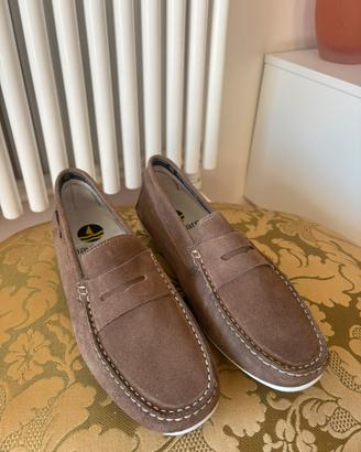Stock scarpe al buio