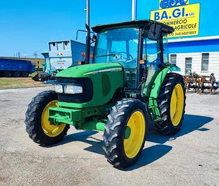 John Deere 5820