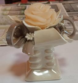 Centrotavola in porcellana di Capodimonte.