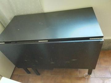 Tavolo richiudibile 