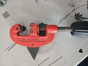 taglia tubi professionale 