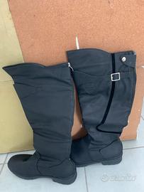 Stivali neri da donna nr. 43 - nuovi