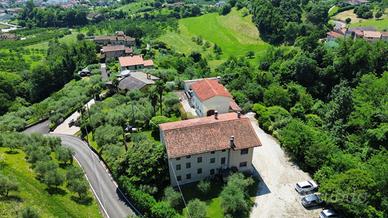 NEGOZIO A PIANEZZE