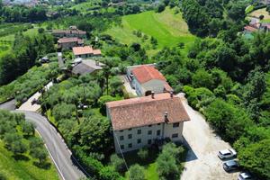 NEGOZIO A PIANEZZE