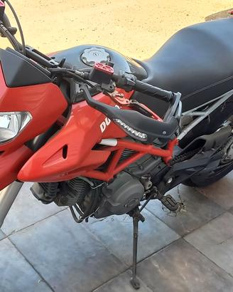 Ducati hypermotard 796