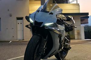 YZF R1 - Incidentata (non grave)