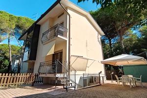 Appartamento con garage/rimessa e giardino