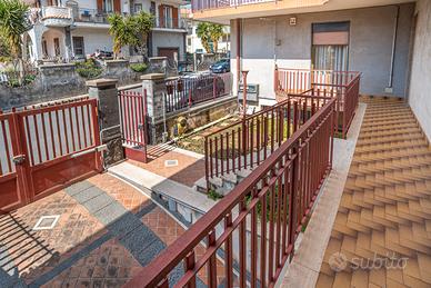 Immobile 155 mq con Giardino 60 mq e Garage 147 mq