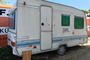 Roulotte Adria DB 390.