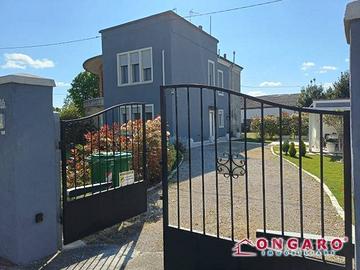 Casa indipendente di 126 m² con più di 5 locali a 