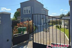Casa indipendente di 126 m² con più di 5 locali a 