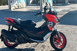 scooter Aprilia SR GT 200 Sport 2022 solo 4800km